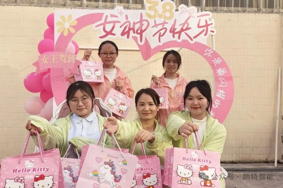 yy易游体育智能三八女神节特辑｜暖意赴春景，，，，，，美好绽青春